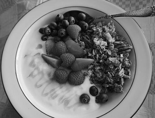 Picture of yoghurt with berries